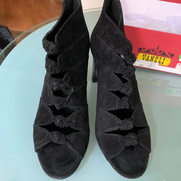 Awesome like-new suede ombré heel booties🖤 - Picture 12 of 14